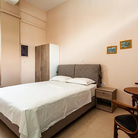 Στούντιο Στη Στοά Βαρβουτσή#6 Apartment Kalamata Exterior photo